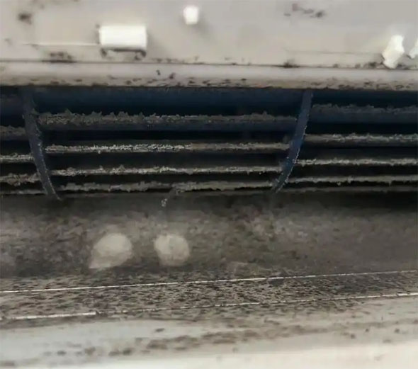 赣州市空调吹的风有股烧焦味是怎么回事